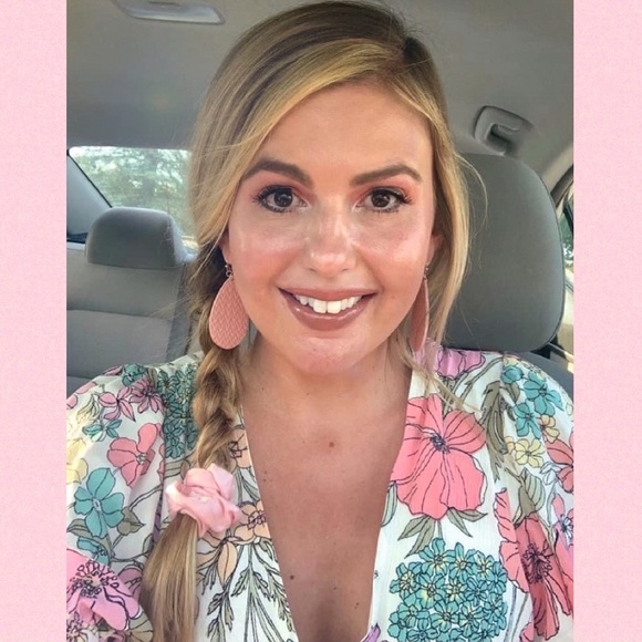 Meet your Posher, Anna - Picture 1 of 4